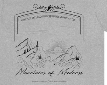 Camiseta unisex de manga corta "Las montañas de la locura" de Lovecraft y viajes divertidos