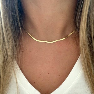 2 MM Złoty naszyjnik w jodełkę | Naszyjnik Omega | Łańcuszek typu wąż | Warstwowanie | Złota jodełka | Złoty naszyjnik choker | Łańcuszek typu wąż | Doskonała jakość