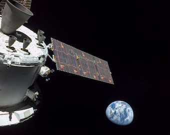Orion och Jorden Fototryck Från Artemis 1-uppdraget - NASA - Månuppdraget - Rymden - - Bild - Hög upplösning