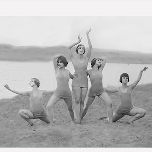 Vintage beach picture, dancers on the beach, early 1900&#39;s, DIGITAL DOWNLOAD, black and white beach photo, vintage wall art