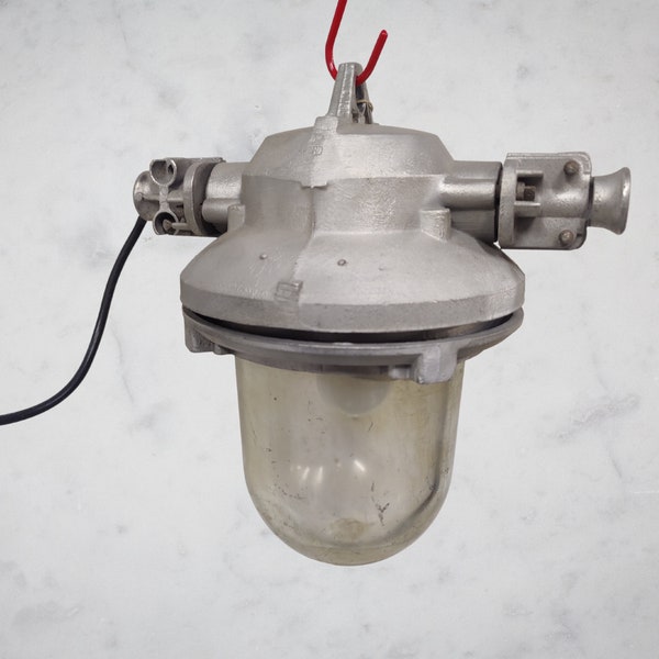 industrial pendant lamp, safety glass lighting, industrial bunker lighting, vintage industrial lamps / lighting, loft lamp