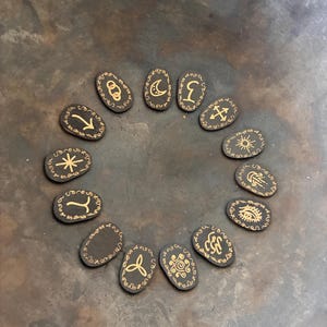 Wooden Rune Set with Pouch & Guide | Witch Runes Divination Tool | Rune Casting Stones for Altar | Beginner Rune Reading Kit | Pagan Gift