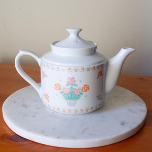 Vintage Floral Teapot - Pastel Ceramic Teapot for Tea Lovers