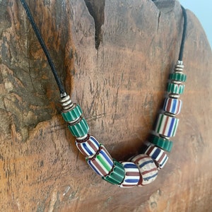 Antiguo comercio de chevron cuentas y collar de plata