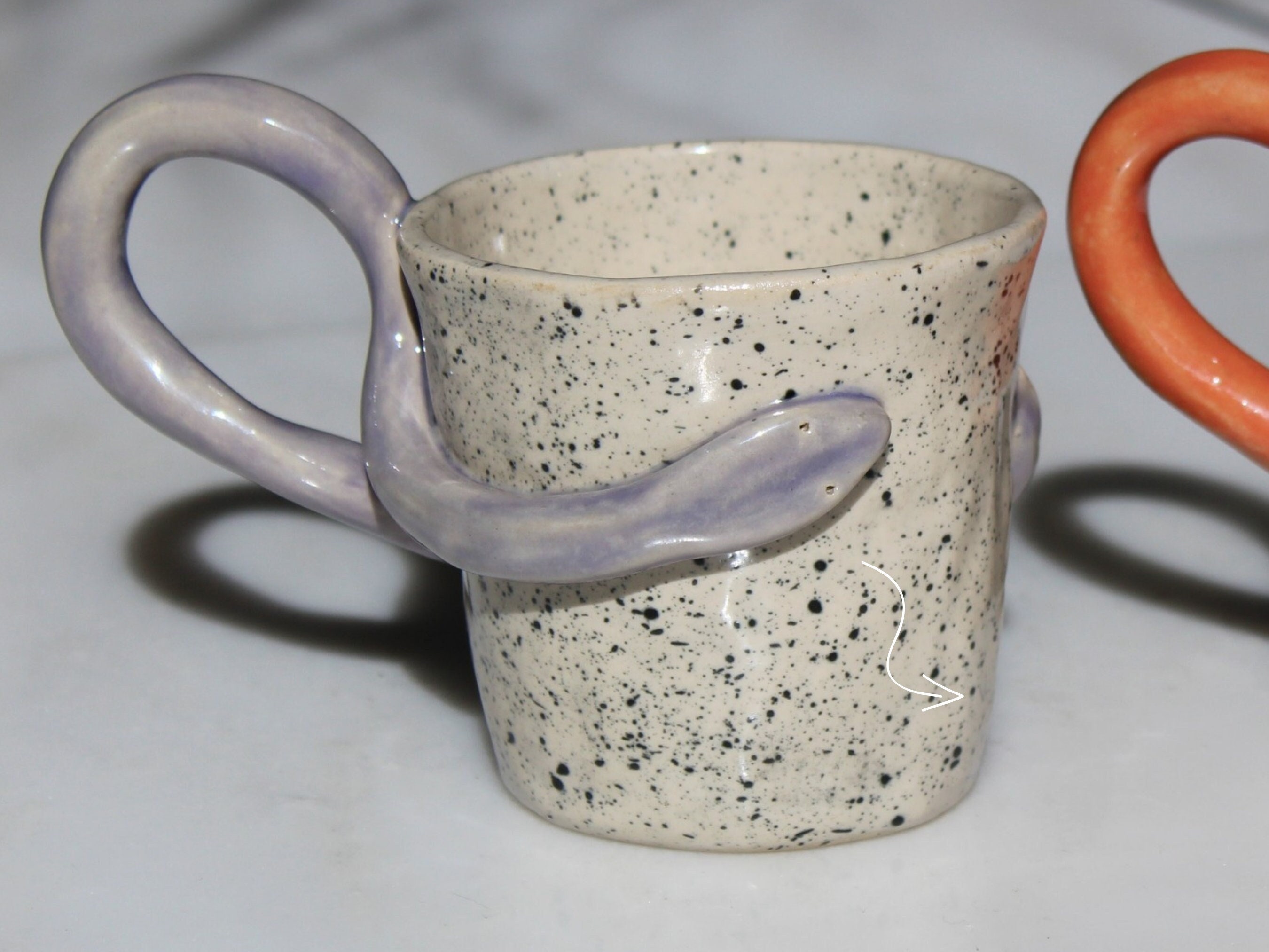 Mug en Céramique Mouchetée Faite à La Main avec Poignée de Serpent Violet | Tasse Tasse Café Thé 200