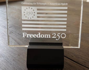 Placa conmemorativa oficial iluminada de cristal Freedom 250