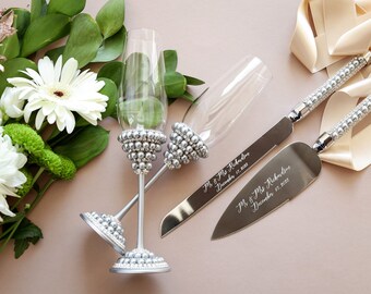 WEDDING GIFT PEARLS champagne flutes and cake cutting set, silver wedding toast glasses and cake cutter set, gift for Bride bidal shower