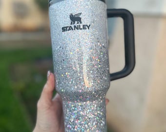 Biało-srebrny kubek, w całości pokryty brokatem, spersonalizowane prezenty, prezenty dla niej, dodaj swoje imię!