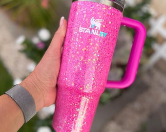 Knäckrosa dricksglas, glitterdricksglas, personligt presentglas, presenter till henne, glitter, personligt!