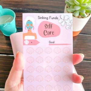 Self Care l Alltagsspar-Challenge | Sinkbetten | Geld Tracker | Laminiert | Zum Bargeldumschlag Einlegen | Passend für A6 Sammelmappe | Wiederverwendbar