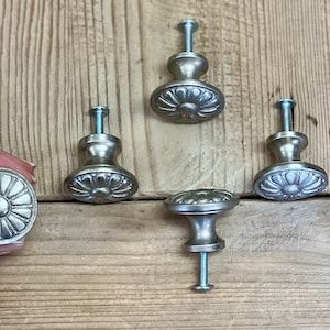 1 1/4" Sunburst Knob in Satin Nickel