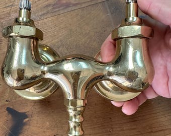 Vintage Solid poliertes Messing 2 Griff Klauenfuß Wannenfüller (Ohne Griffe)