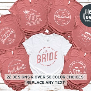 Puede incluir: Una colecci&oacute;n de 10 camisetas con varios dise&ntilde;os y textos, incluyendo "Daniela's Bachelorette", "Erika's Bachelorette", "Team Victoria Bachelorette Squad", "Madison", "Katelyn's Bachelorette", "The Bride" y "Olivia's Bachelorette". Las camisetas son todas de color rosa polvoriento y presentan texto y gr&aacute;ficos blancos.