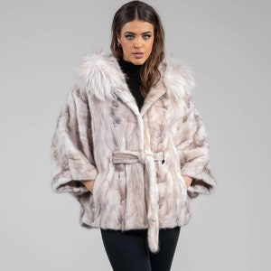 ONE SIZE beige real mink fur cape with hood and belt. Modern winter fur cape with fox fur. Warm women&#39;s outerwear. Christmas gift for her.