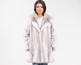 SILVER-CROSS naturlig färgad minkpälskappa. Helhudsminkpäls med huva. Vinterkappa, ballongkappa, anpassad storlek. Lyxig present till henne.