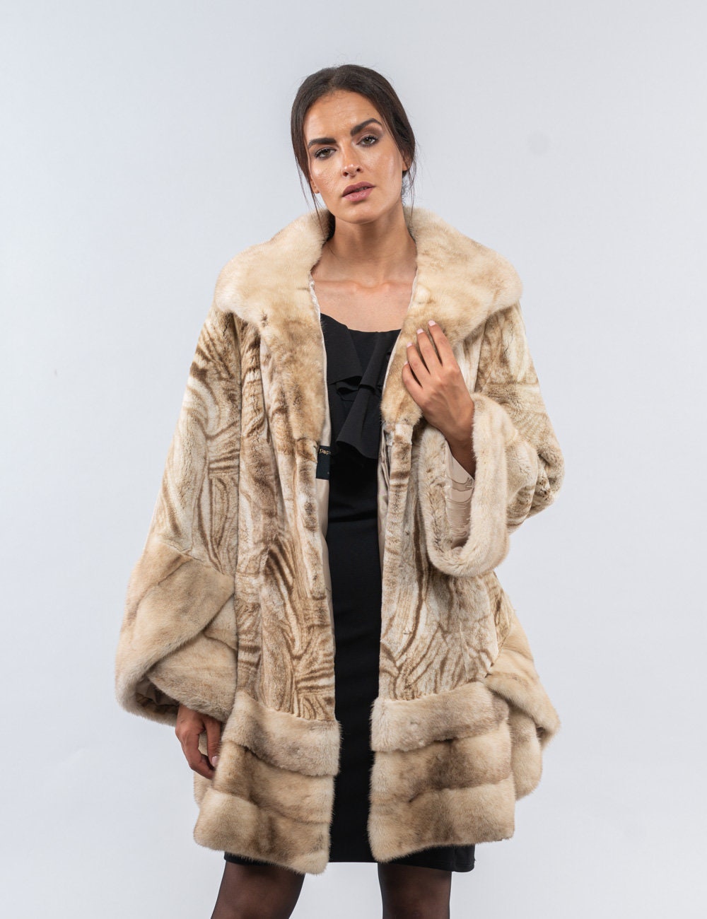 Vintage Real Mink Fur Coat, Wide Collar, Cream With Brown Color