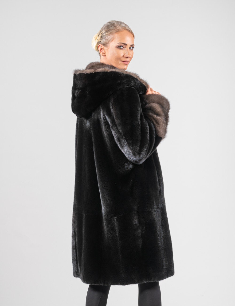 ジャケット・アウター BLACKGLAMA Mink Fur Mid-Length Coat Soft Blackglama Real Mink Fur Coat With Genuine Sable Hood and Cuffs