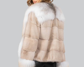【関送込み】Women's Pearl-Buttoned Fur Short Jacket/N230016 Pearl Mink Fur Jacket With Fluffy Real Fox Fur Collar and