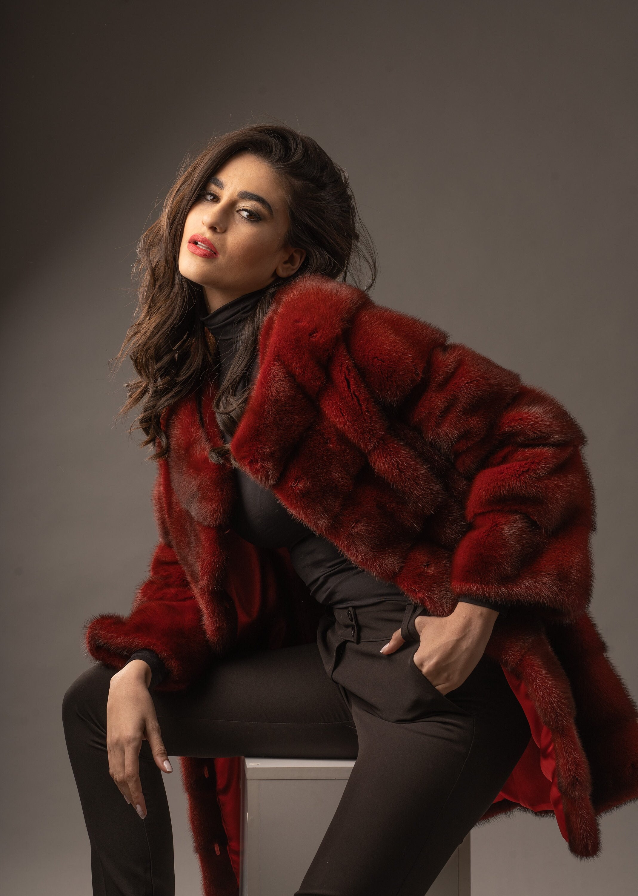Long sleeve collarless fur coats discount
