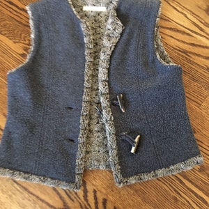 Vintage 1990s ‘Sleeping on Snow’ Cozy Vest