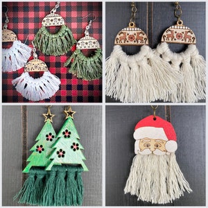 Puede incluir: Cuatro pares de pendientes hechos a mano con detalles de madera y borlas. Los pendientes presentan una variedad de diseños, incluyendo un reno, un árbol de Navidad y un copo de nieve. Los pendientes son perfectos para añadir un toque de fantasía a cualquier atuendo.