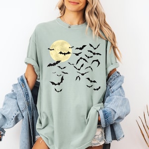 Halloween Fledermäuse Herbst Komfort Colors® Shirt, Herbst Vintage T-Shirt Geschenk, gruselige Saison Lustiges gruseliges T-Shirt, Retro Halloween Damen T-Shirt in Übergröße