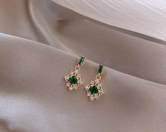 Gold & green, drop earrings, presents for her, emerald green, gold jewellery, gold drop earrings, gold and emerald, prom earrings, wedding