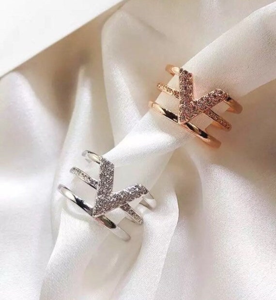 Rose Gold V ring, silver diamanté adjustable V ring, silver ring, rose gold ring, gift for her, V Jewellery, diamante ring, adjustable ring