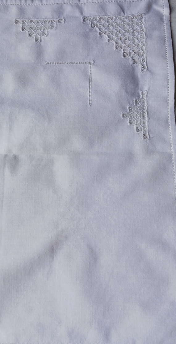 Handmade Crisp White Cotton Embroidered Handkerch… - image 2