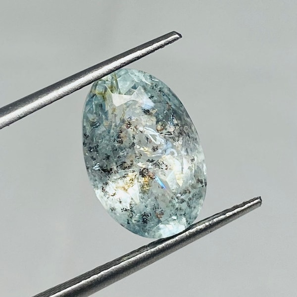 Incroyable pierre de soleil aigue-marine argentée avec effet Schiller incroyable 9X13 MM aigue-marine brillante Flashy pour la fabrication de bijoux