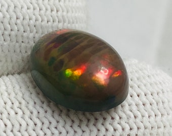 Opale noire d'Éthiopie, cabochon d'opale Welo de forme ovale, 5,30 cts, 10,70 x 16 mm, multicolore, arc-en-ciel, galaxie de feu, opale de feu, pierres précieuses en vrac