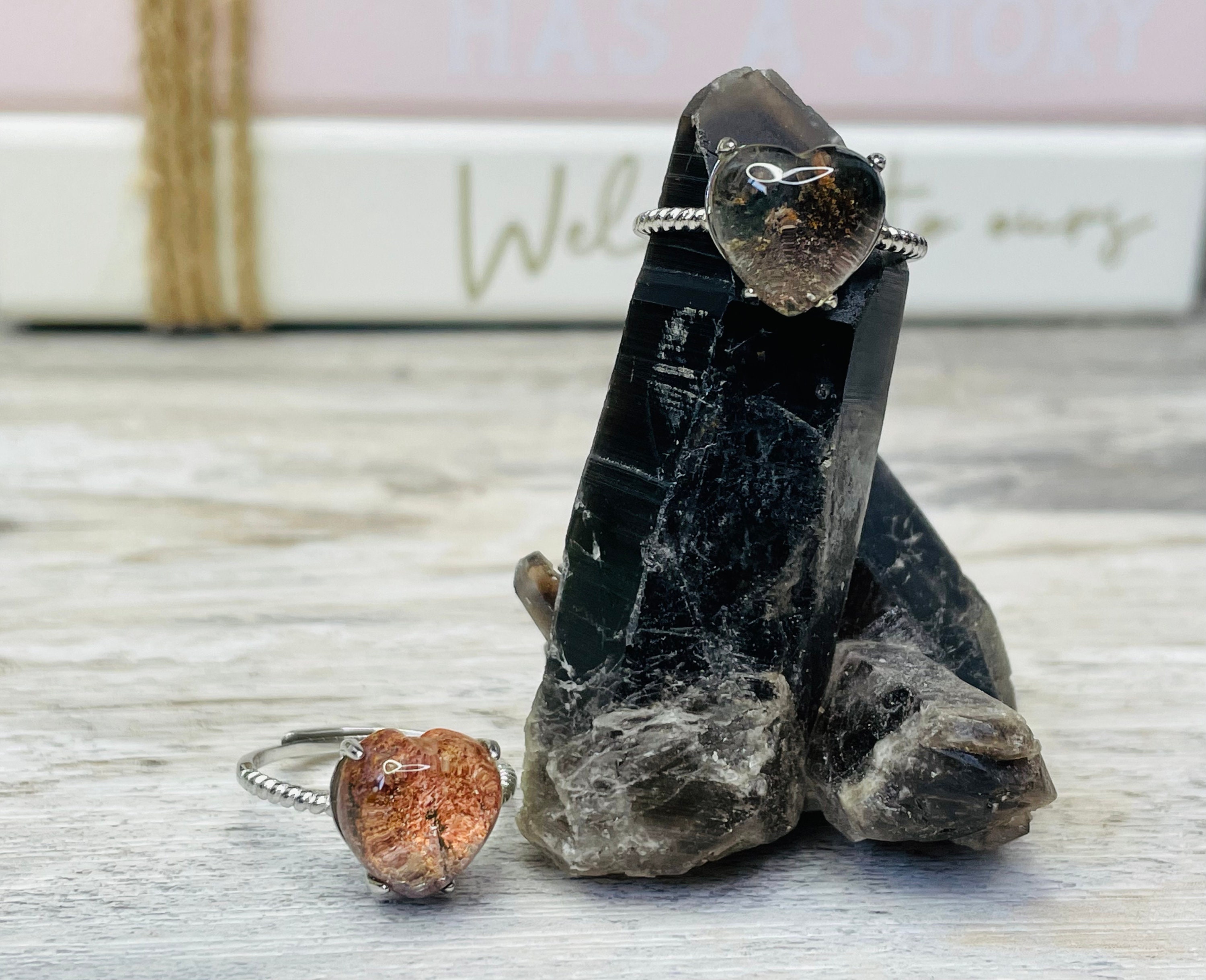 上品コーデはコレで安心！ Garden Quartz Carvings - Etsy ピアス