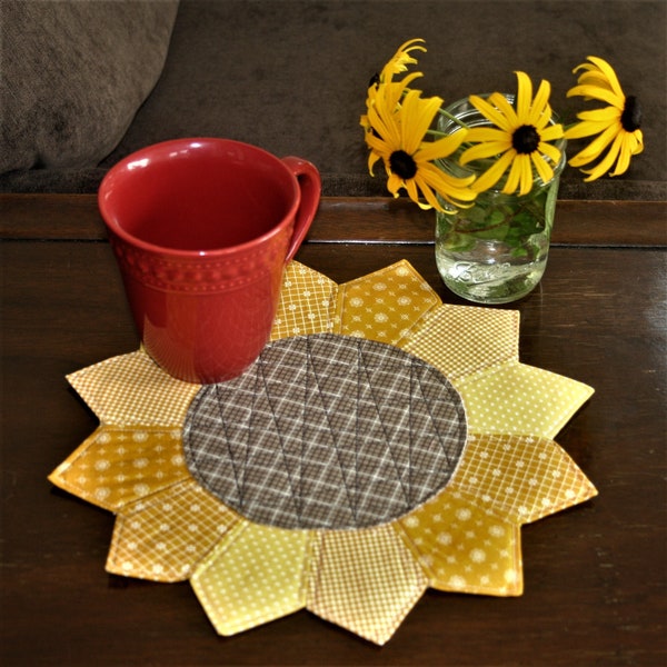 PDF Sunflower Mug Rug Pattern using a Dresden Plate Template Digital Download