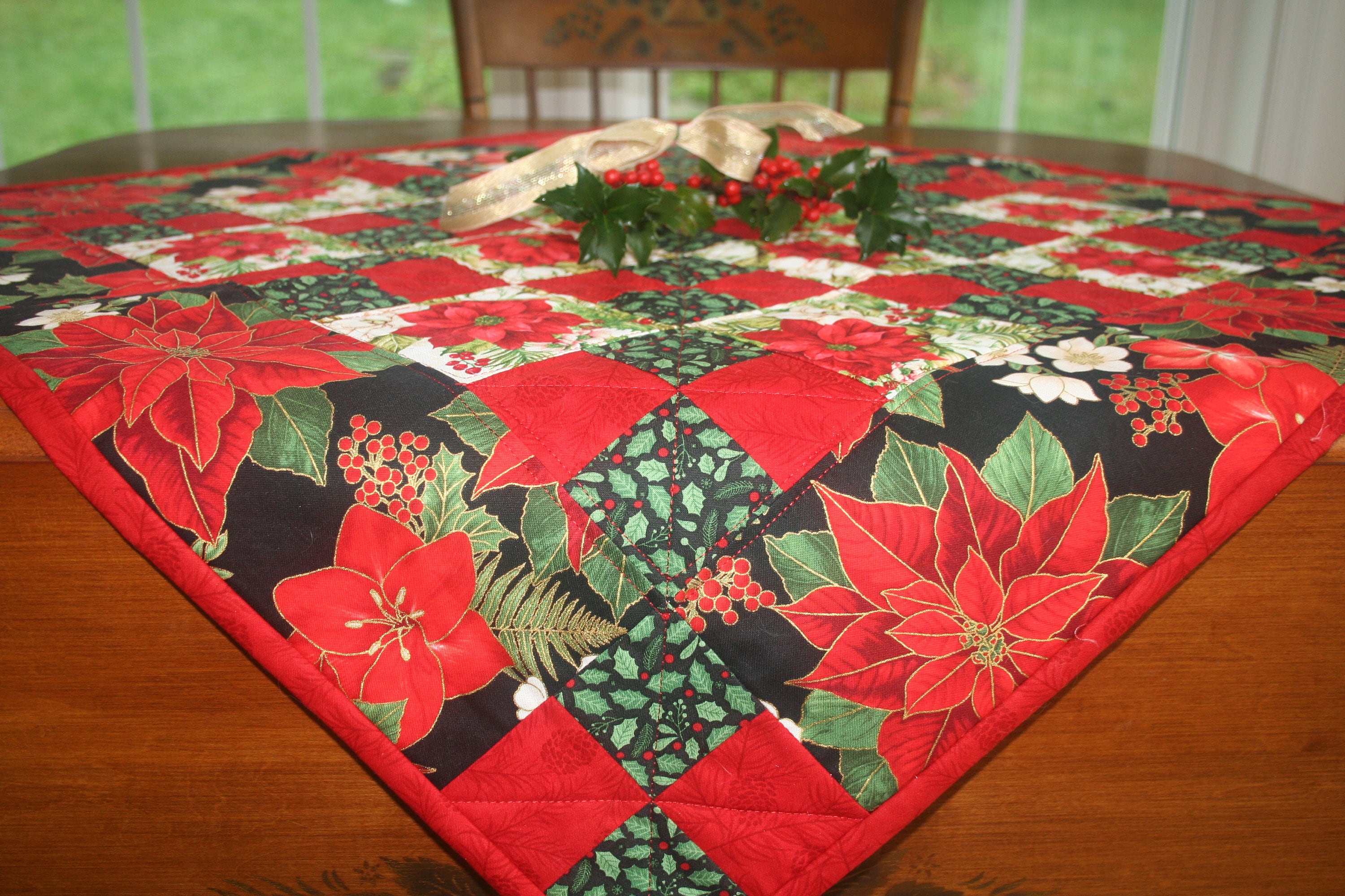 PDF Patchwork Holiday Quilted Table Topper Pattern With Fussy Cut ...