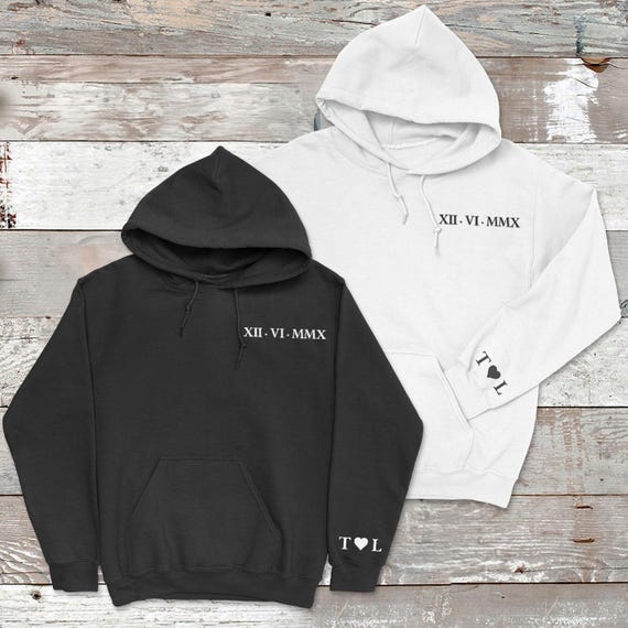 Numeri romani personalizzati, data speciale e iniziali sulla