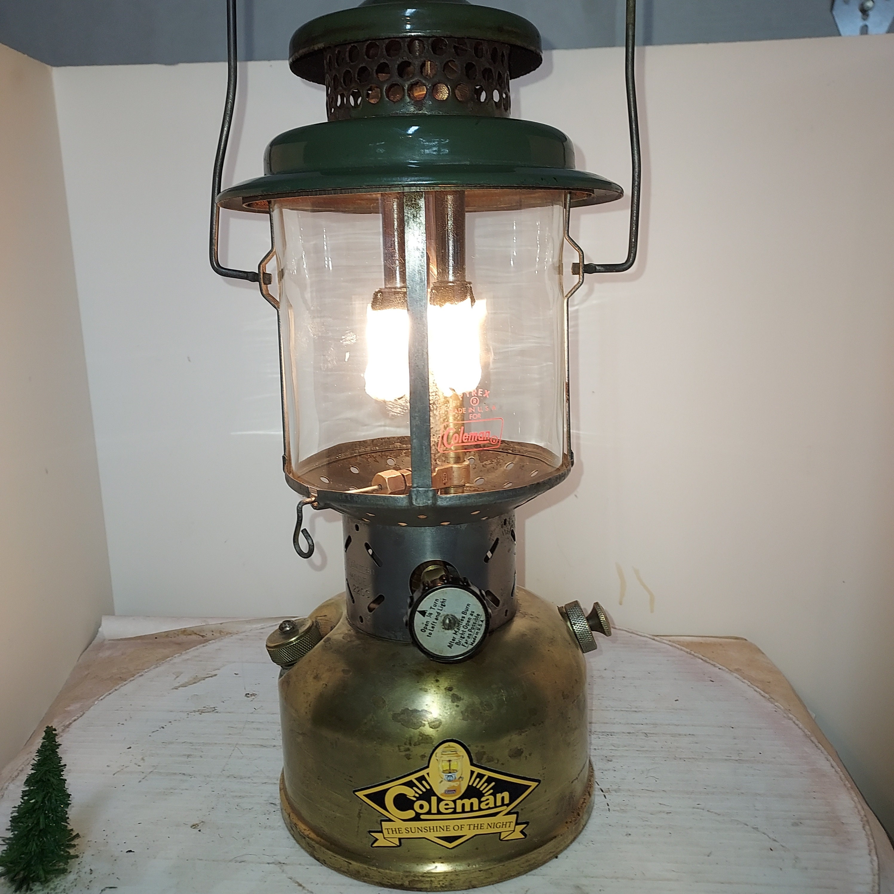 Vintage 14 Brass Anchor Oil Lamp W/ Clear Fresnel Lens Ship