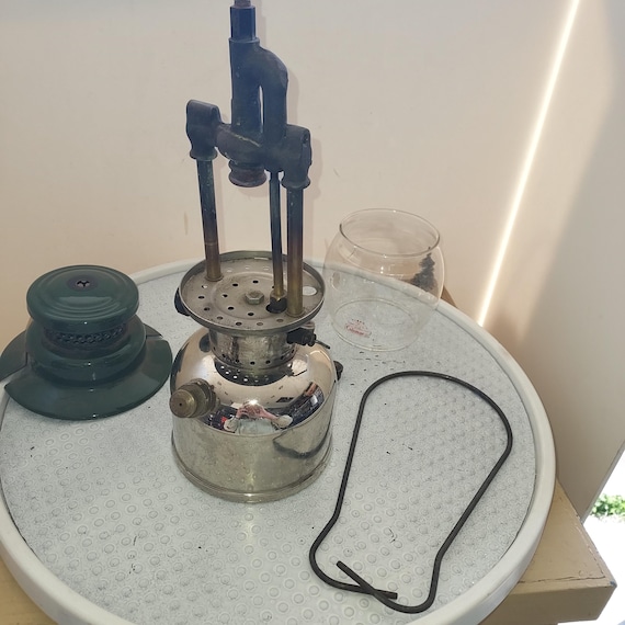 希少な 1947 年製 Coleman 242C ニッケル ランタン、米国森林局の「FS