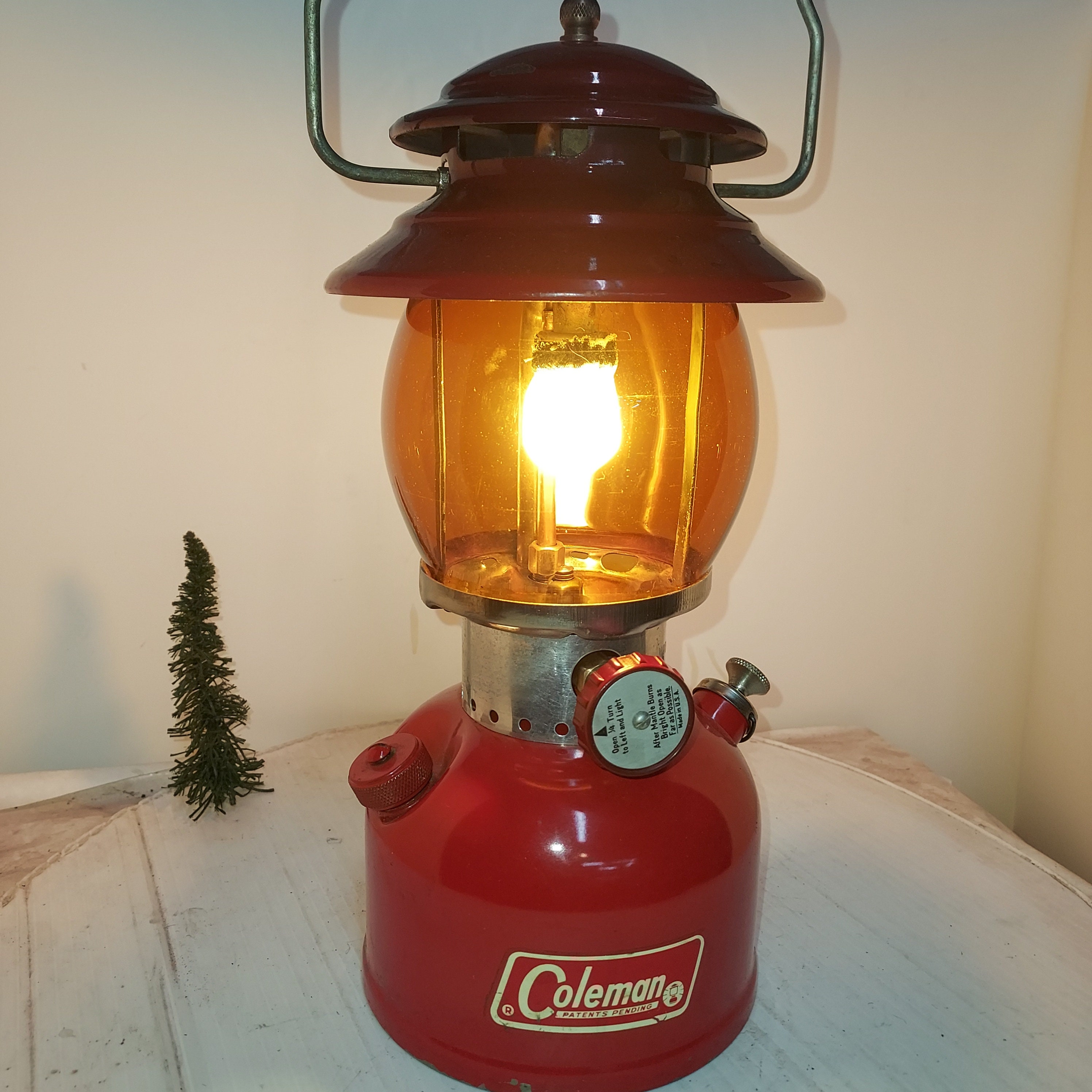 Vintage 41969 Coleman Lantern, Restored, and Working. Model 200a