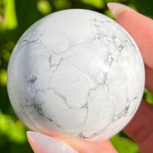 Howlite Sphere (50-55mm)|Gemstone Sphere|Howlite Carving|Howlite Crystal|Crystal Healing|Crystal Sphere|Witchy Decor|Healing Crystal Sphere|
