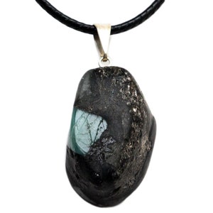Emerald Slice Pendant (20-30mm)|Emerald Jewelry|Emerald Pendant|Healing Crystals|Crystal Jewelry|Crystal Pendant|Tumbled Pendant|Emerald