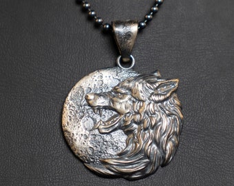 Personalized Wolf Oxidized Mens Pendant Necklace, Wolf Head Medallion, Silver Animal Pendant, Silver Wolf Men Pendant, Silver Wolf Gift