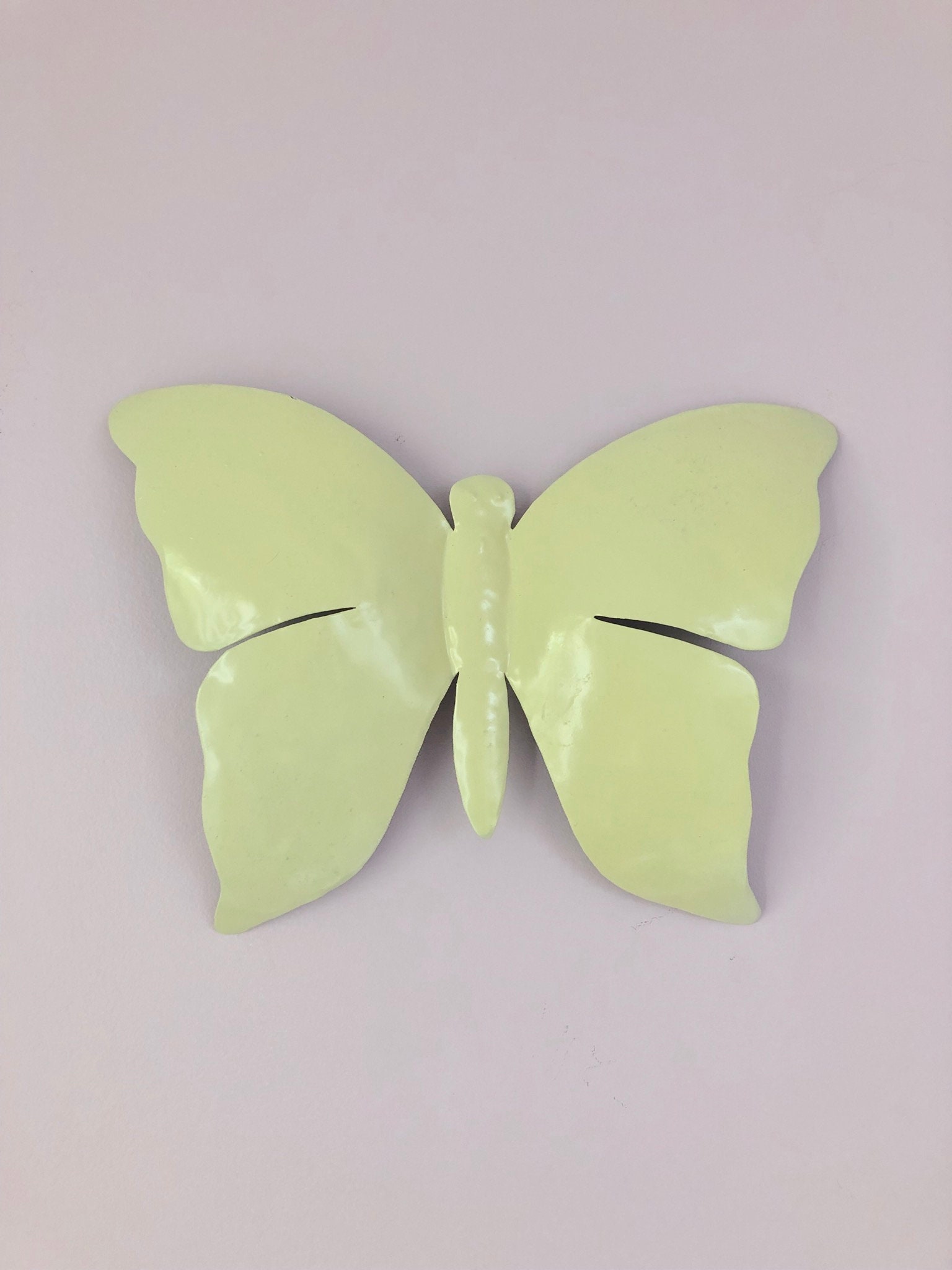 Papillon Jaune Pale en Métal, Décoration Murale