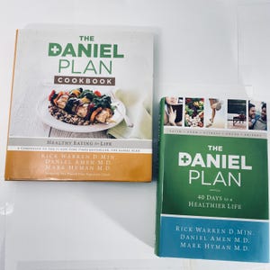 The DANIEL PLAN - Rick Warren - Daniel Amen - Mark Hyman - Book and Cookbook - Hard Covers - Excellent Cond