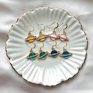 Pendientes colgantes Planeta Pastel: Joyería celestial de ensueño