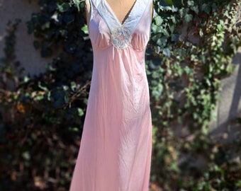 Night Gown Vintage Vanity Fair Pink Nylon V-Neck Size Medium Maxi Length Made in the USA