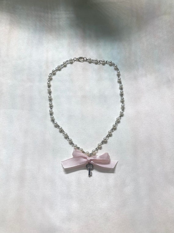 Cute Coquette Beaded Bow Necklace 