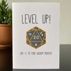 Carte d'anniversaire inspirée de donjons et de dragons amusants - Passez de niveau ! Ajoutez +1 à votre modificateur de sagesse - Fait main - A6 - Recyclable image 6