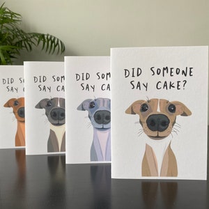 Carte d'anniversaire personnalisée pour chien lévrier italien - Quelqu'un a-t-il dit gâteau ? - Différentes options de manteau pour chien disponibles - Fait main - A6 - Recyclable image 2