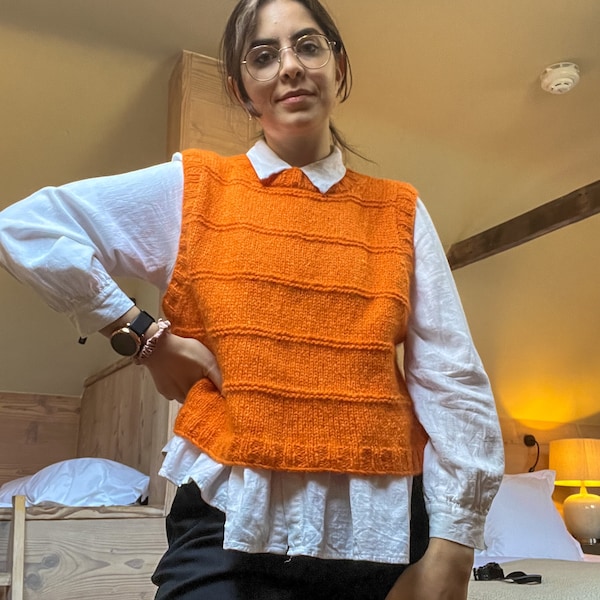 Knitting pattern - beginner friendly, aran weight yarn - Canela sweater vest
