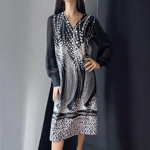 Einfarbiges Vintage 70er Blumen Print Etuikleid 16 18